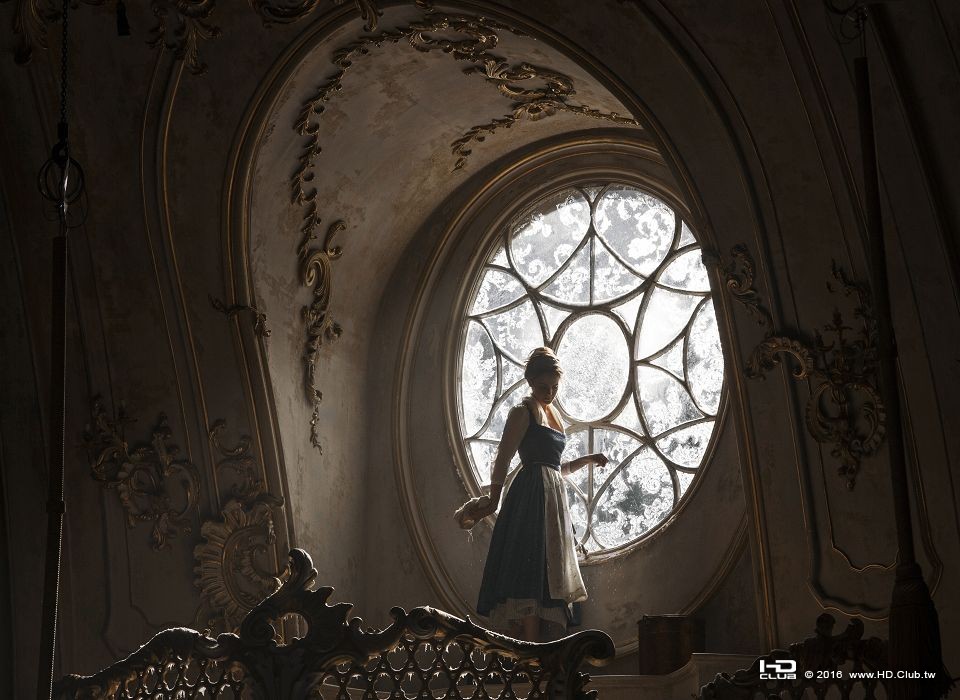 beauty-and-the-beast-movie-image-emma-watson.jpg