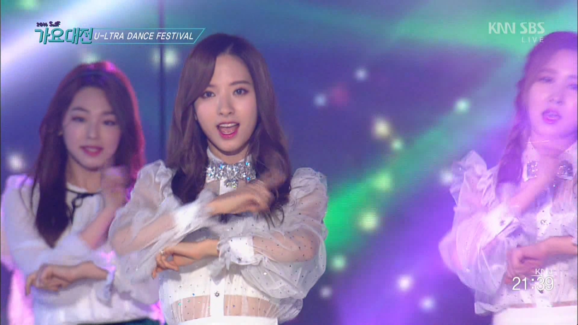 161226.KNN.2016 SAF 가요대전.1-2부 통합.HDTV.1080i.by.Shaytyen.ts_20170101_13105.jpg