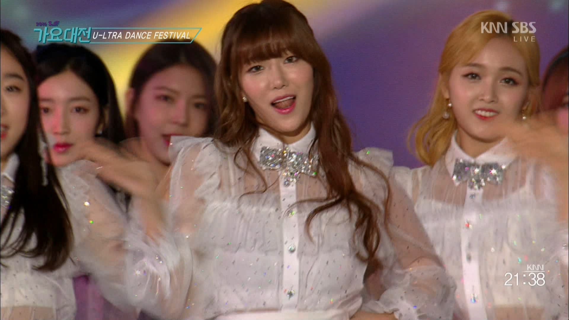 161226.KNN.2016 SAF 가요대전.1-2부 통합.HDTV.1080i.by.Shaytyen.ts_20170101_13103.jpg