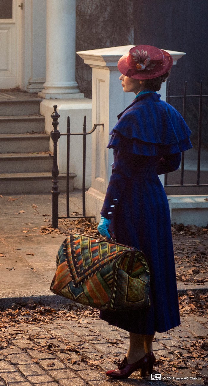 emily-blunt-mary-poppins.jpeg