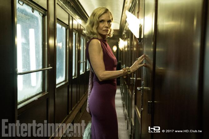 murder-on-the-orient-express-michelle-pfeiffer.jpg