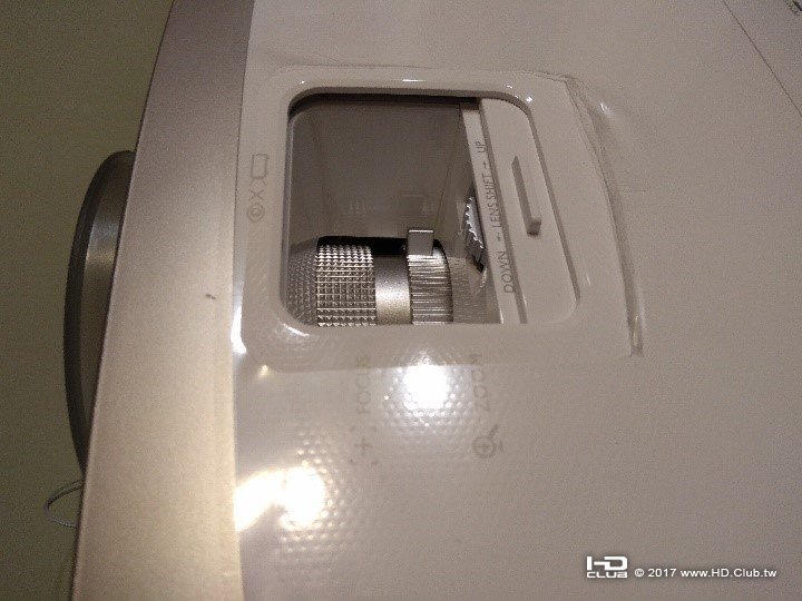 變焦鏡頭垂直位移調整部位.jpg