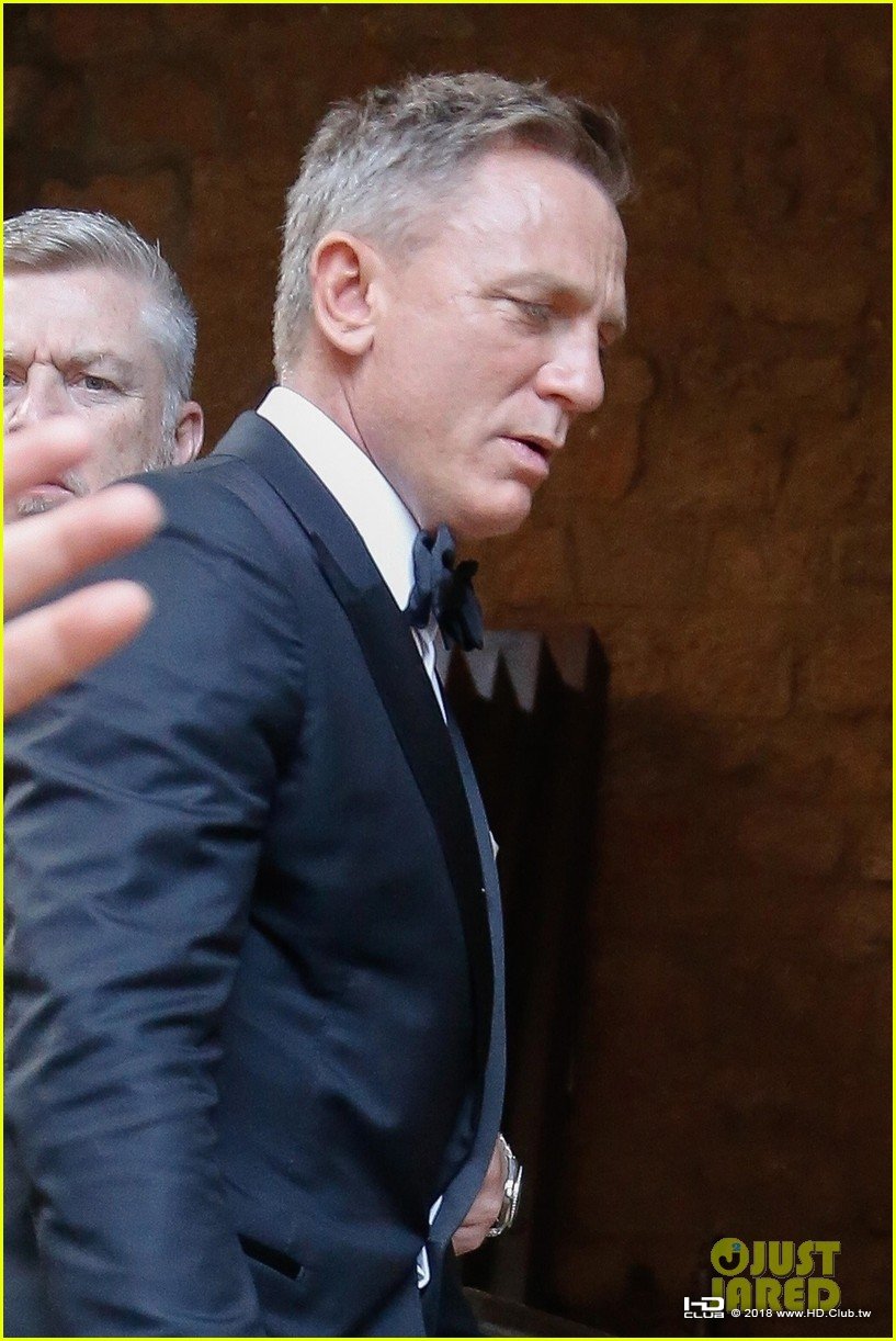 daniel-craig-james-bond-set-photos-02.jpg