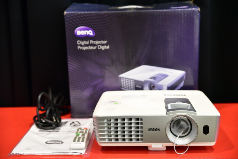 BENQ W1070 短焦3D Full HD投影機