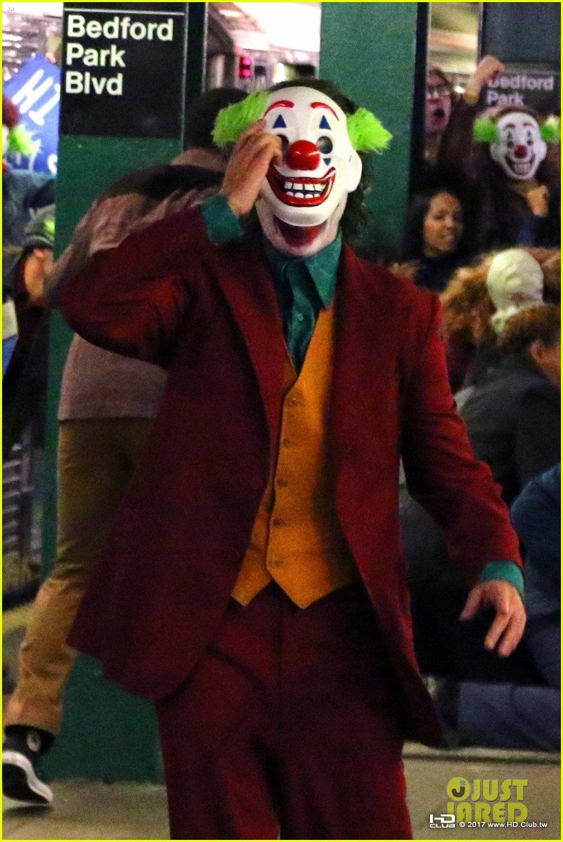 joaquin-phoenix-transforms-into-the-joker-filming-riot-scene-27.jpg