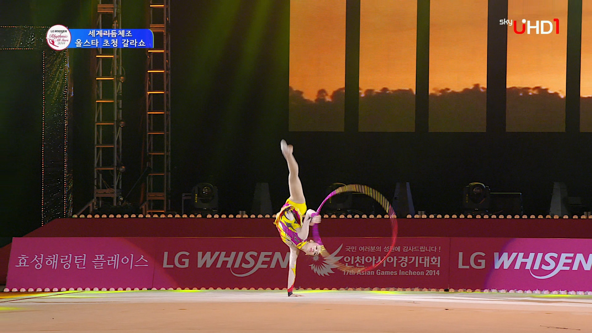 [SkyUHD.4K.现场] 全明星选手邀请表演 第2部 2160p UHDTV AAC 2.0 HEVC_60fps_10bit.t.jpg