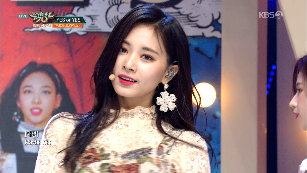 (dlvhpme3100)TWICE - Interview + BDZ (Korean ver.) + Yes or Yes (Music Bank 2018.jpg