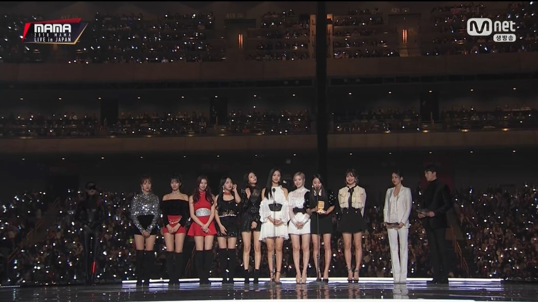 (dlvhpme3100)TWICE - Red Carpet + cut + Awards + Intro + YES or YES + What is Lo.jpg