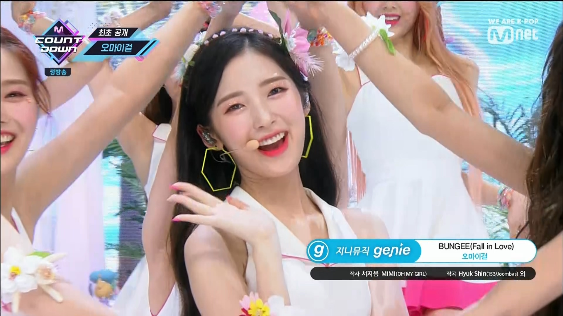 190808 Mnet M! Countdown OH MY GIRL - BUNGEE (Fall in Love).ts_20190809_003145.189.jpg