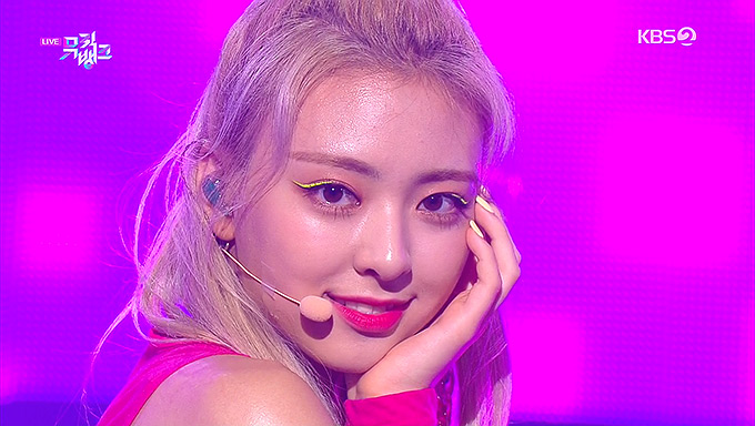 190809-KBS-Music-Bank-ITZY---ICY.ts_snapshot_00.jpg