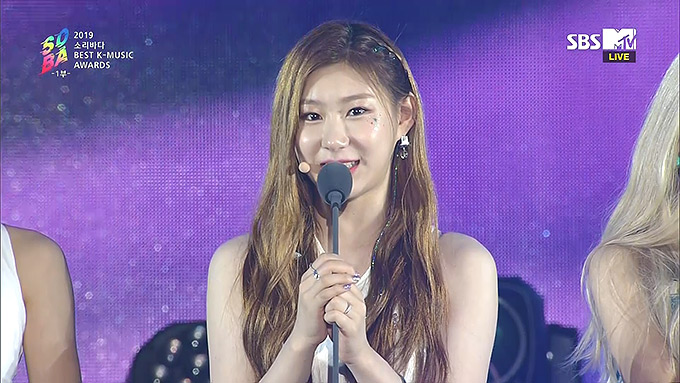 190822-SBS-2019-SORIBADA-BEST-K-MUSIC-AWARDS-ITZY---Rookie-Award.ts_snapshot_00.jpg