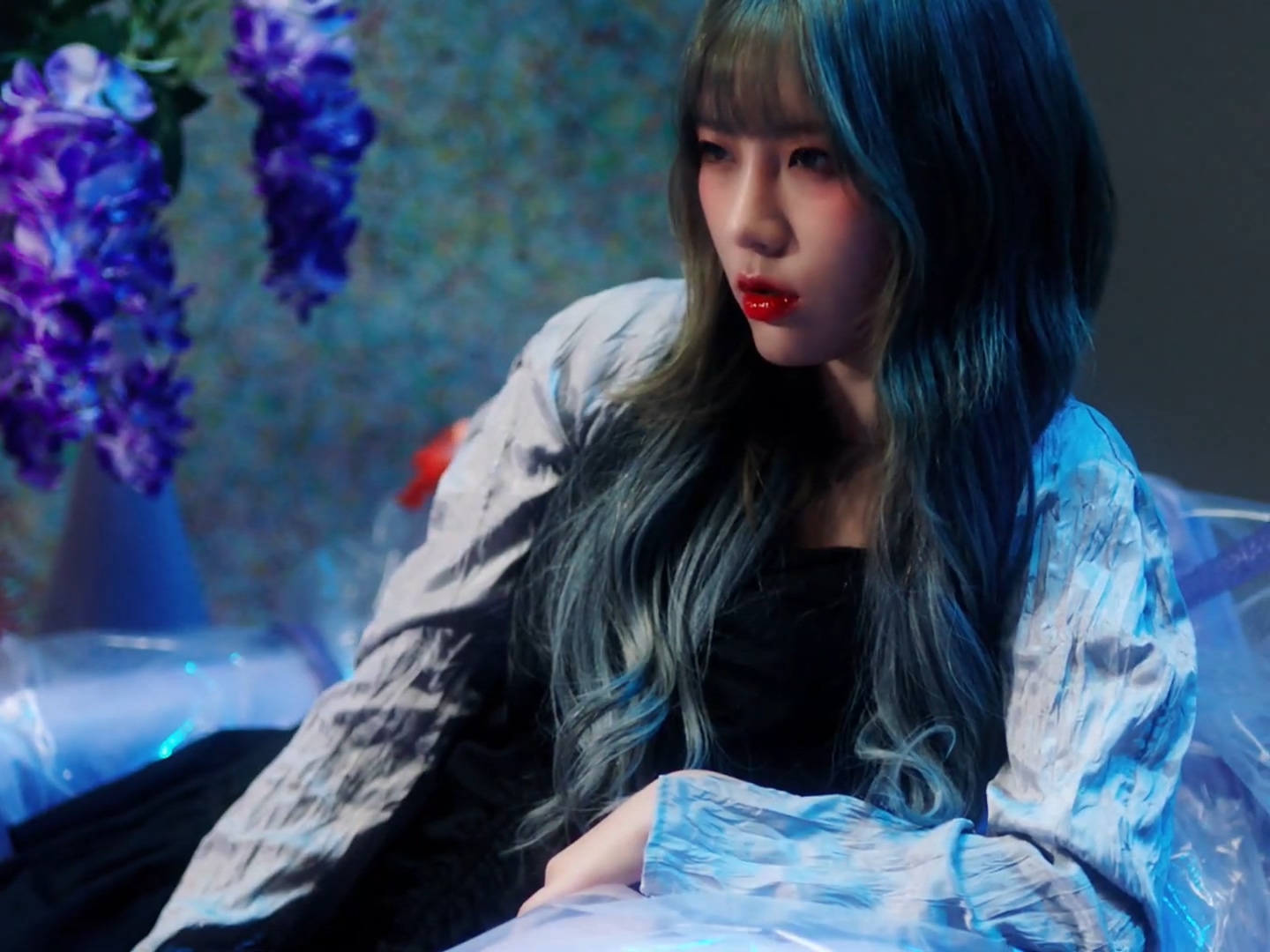 Lee Bada - High (ㅎㅇ) (Feat. Penomeco - Prod. GroovyRoom) (Youtube 1080p).mp4_2.jpg