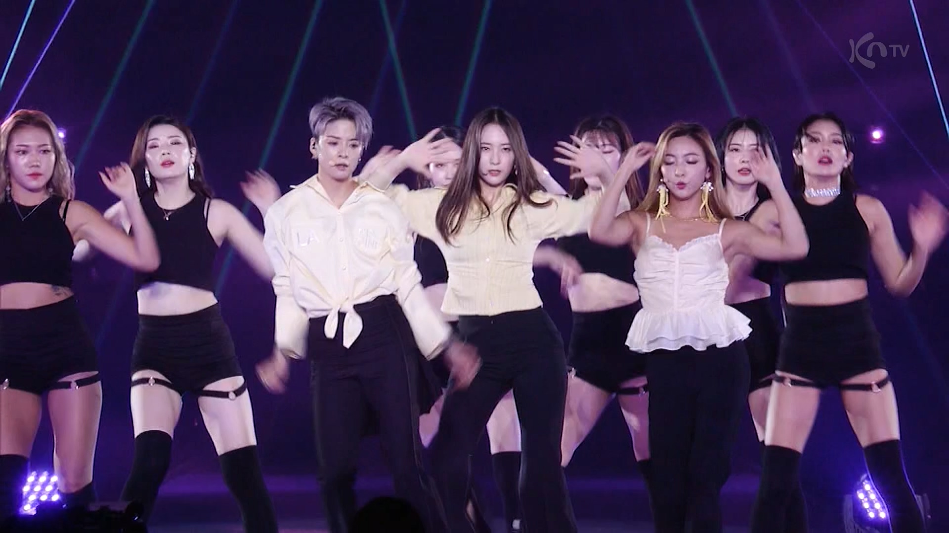 191026 KNTV SMTOWN LIVE 2019 in tokyo - f(x) - Electric shock + LA CHA TA + Hot .jpg