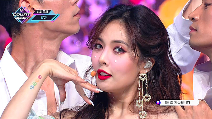 191107-Mnet-M!-Countdown-HyunA---FLOWER-SHOWER.ts_snapshot_03.jpg
