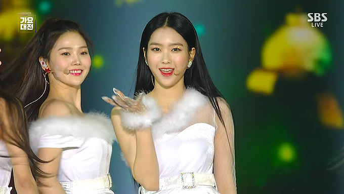191225-SBS-2019-Gayo-Daejeon-OH-MY-GIRL---BUNGEE-(Fall-In-Love)-X-Mas-Ver..ts_sn.jpg