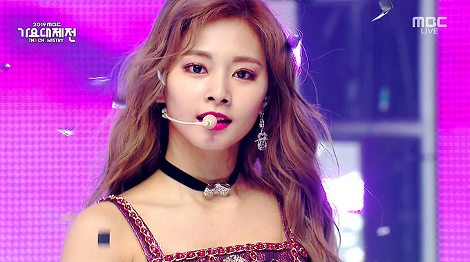 191231-MBC-2019-Gayo-Daejejeon-TWICE---Feel-Special-+-FANCY.ts_snapshot_05.jpg