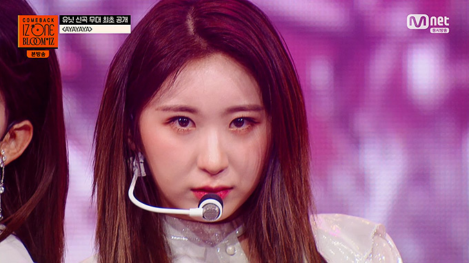 IZONE---AYAYAYA-(200217-Mnet-BLOOMIZ-Comeback-Showcase-E01).ts_snapshot_05.jpg