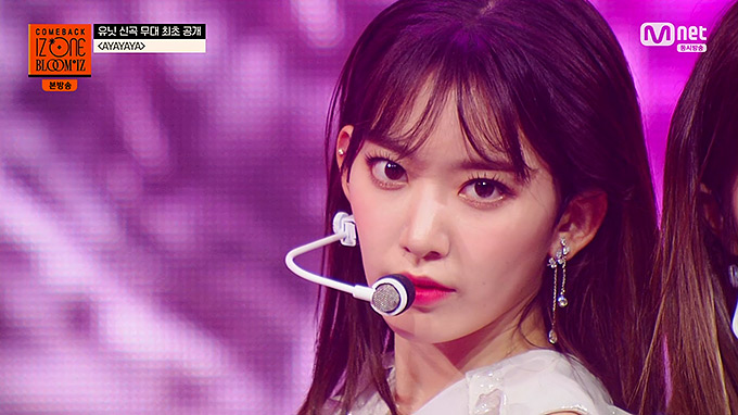 IZONE---AYAYAYA-(200217-Mnet-BLOOMIZ-Comeback-Showcase-E01).ts_snapshot_06.jpg