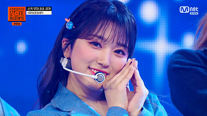 IZONE---Opening-+-Spaceship-(200217-Mnet-BLOOMIZ-Comeback-Showcase-E01).ts_snapshot_03.jpg