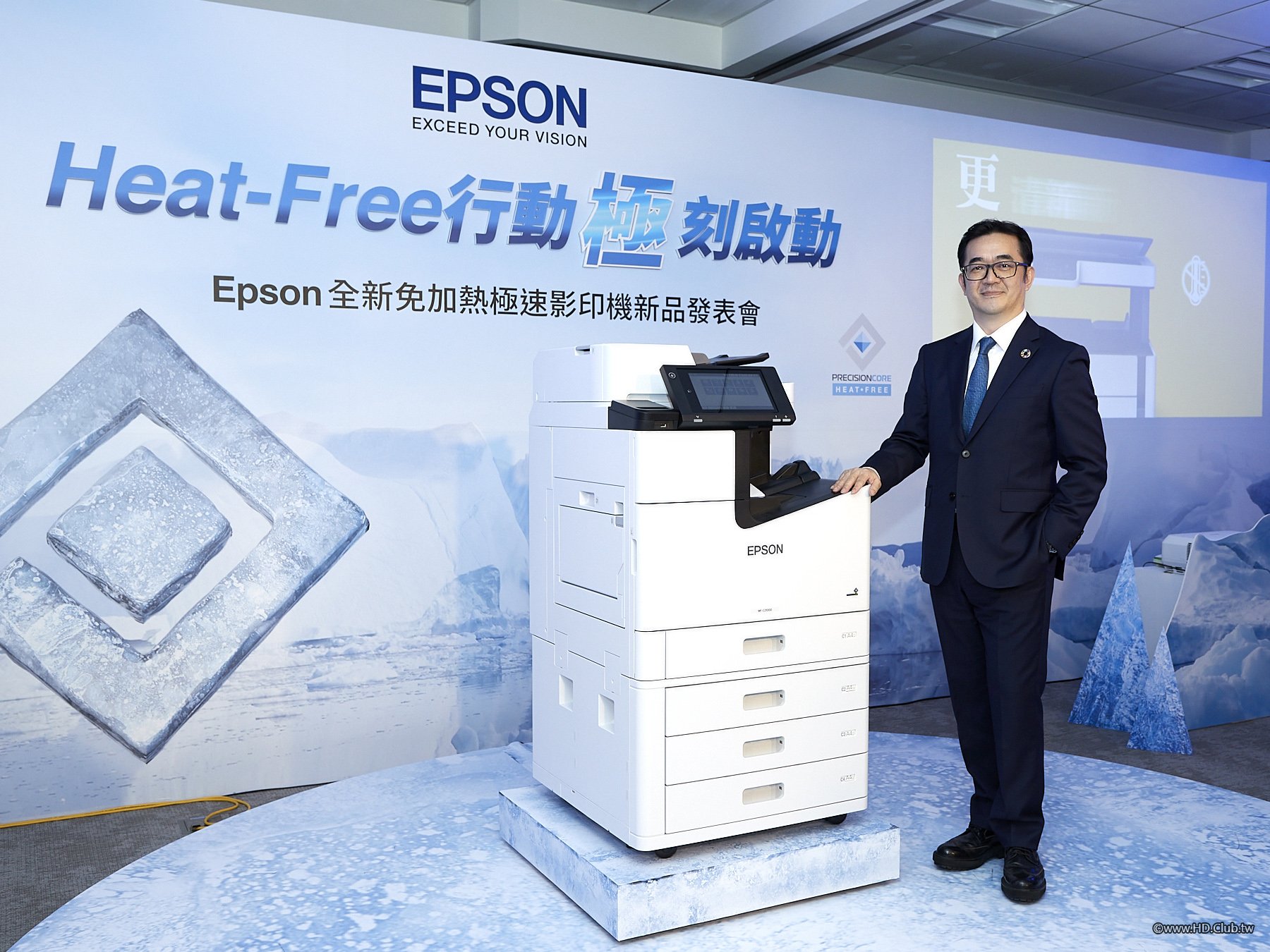 新聞照片二之一：台灣愛普生董事總經理呂理廸表示，Epson更為完整的免加熱極速影印機.jpg