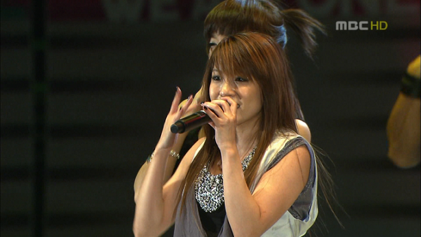 BoA.070512 MBC We Are One Concert.Girls On Top, No.1 &amp;Valenti.ts_20220425_014754.png