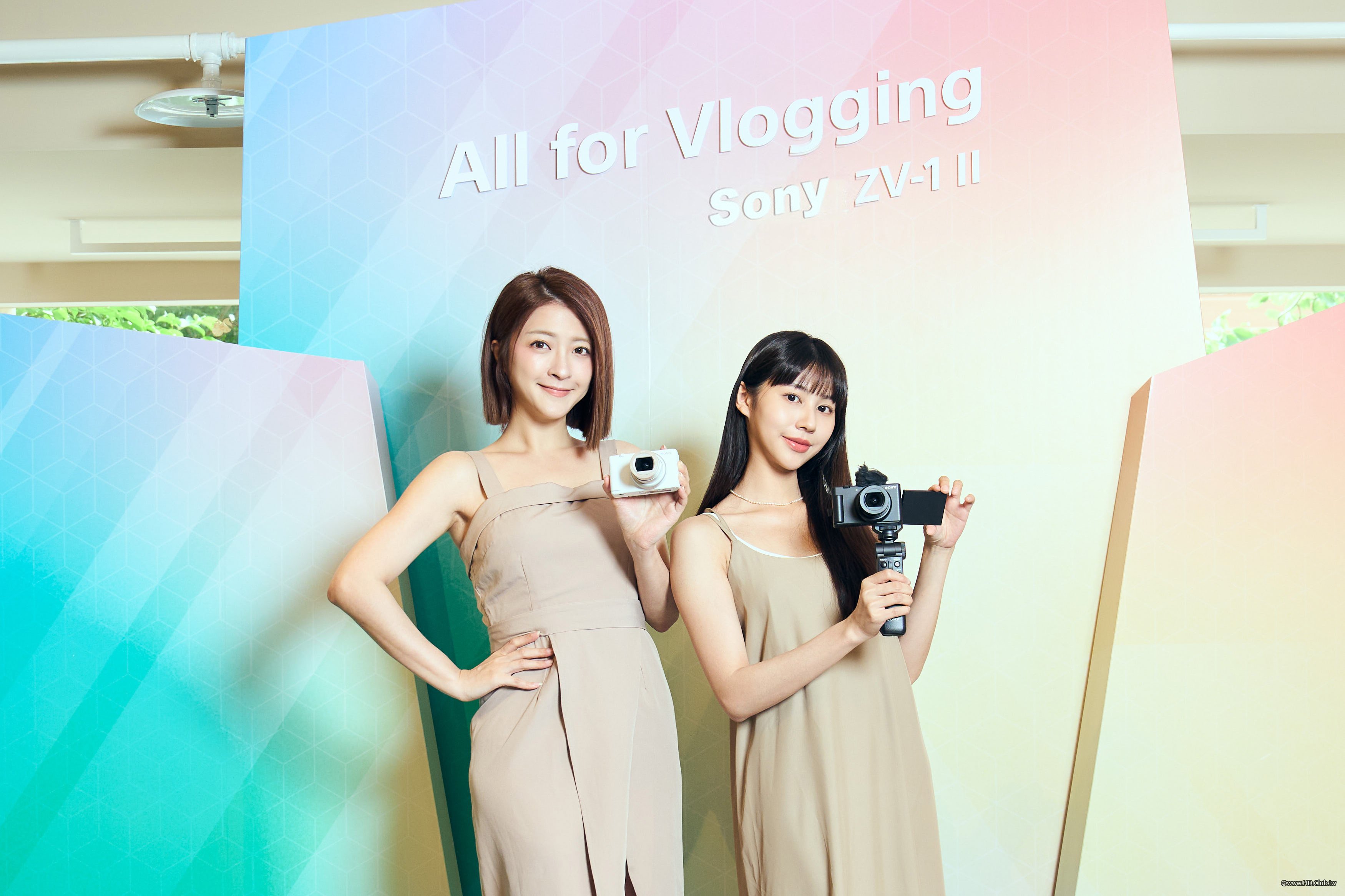 圖1) 廣受歡迎且擁有領先業界卓越功能的Sony ZV 系列Vlog相機最新機種 ZV-1 II今 (2023.5.30) 正式在台發表 ...