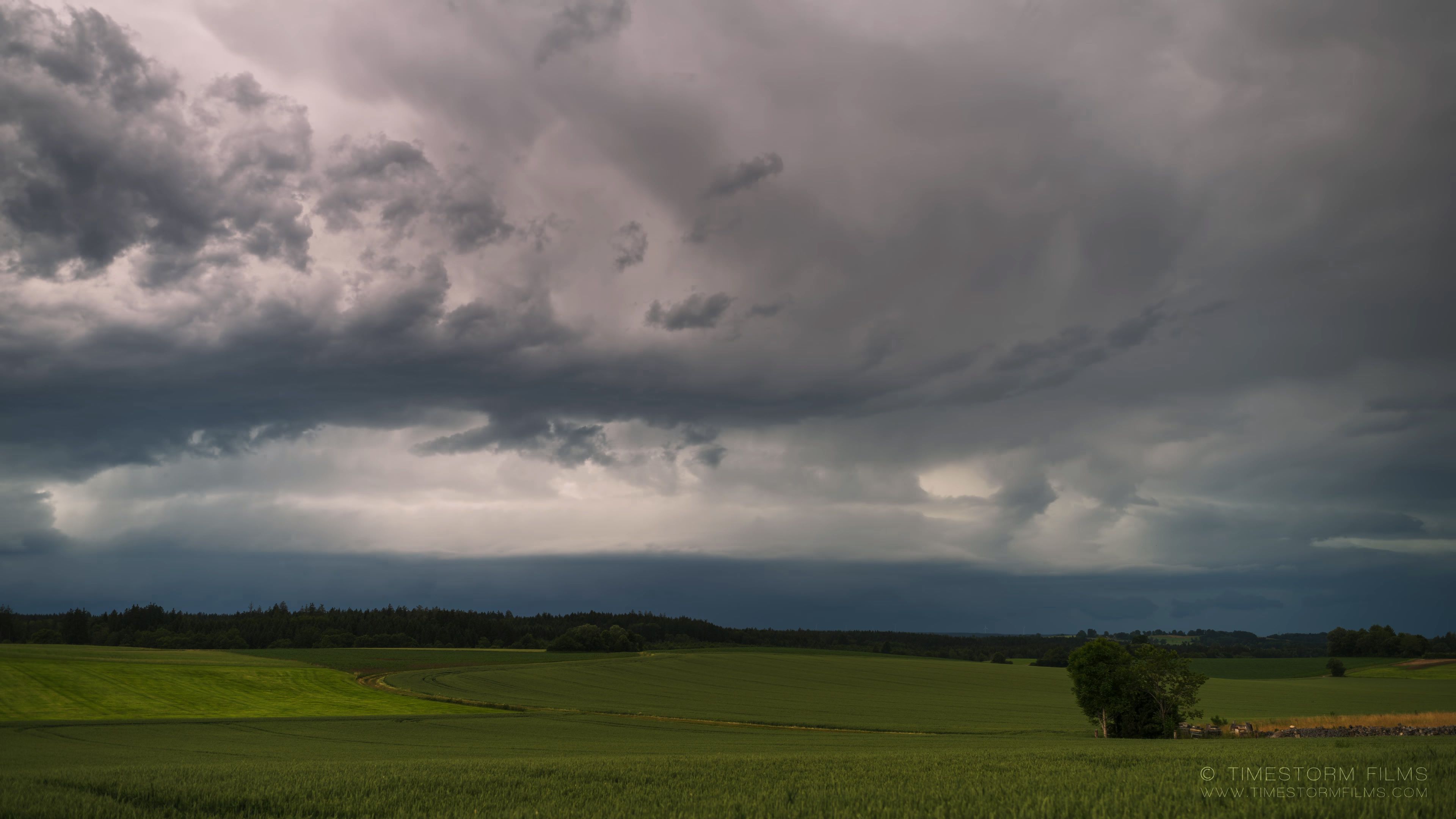 [TIMESTORM.8K.视频] 对流 Convection 3.0 An 8K weather timelapse.mp4_20240208_122.jpg