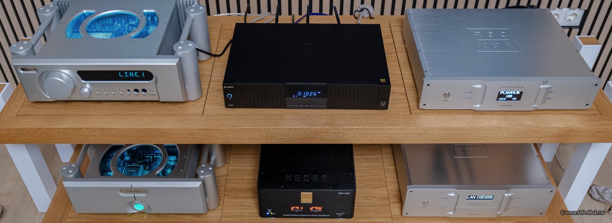 UHD8000_Wide.jpg