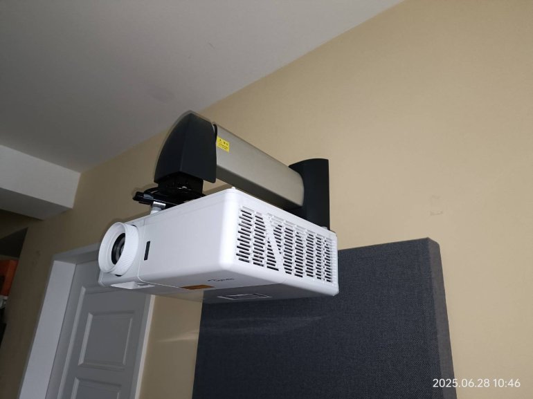 奧圖碼 Optoma UHC50 4K UHD 雷射家庭劇院投影機
