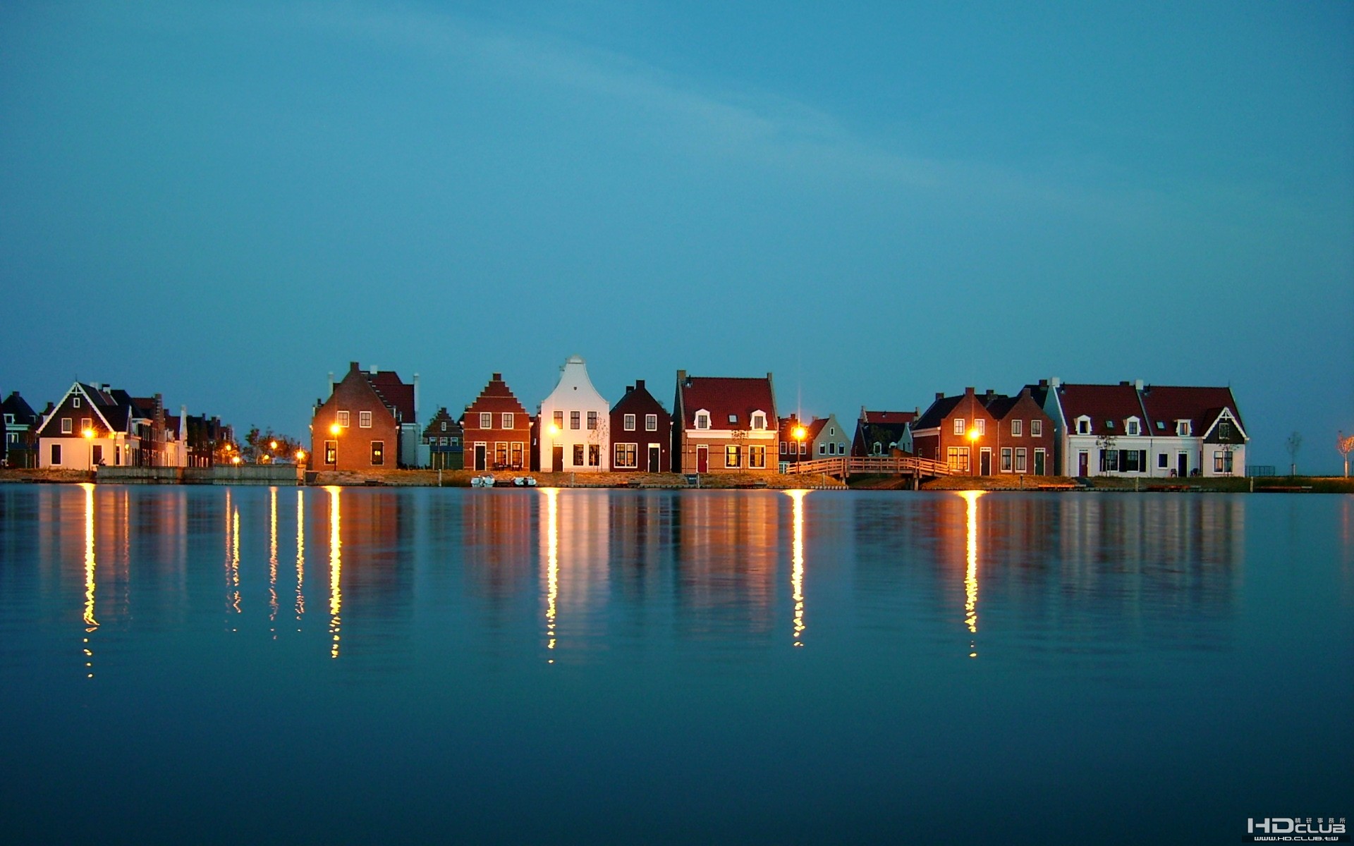 11esontown_1920x1200.jpg