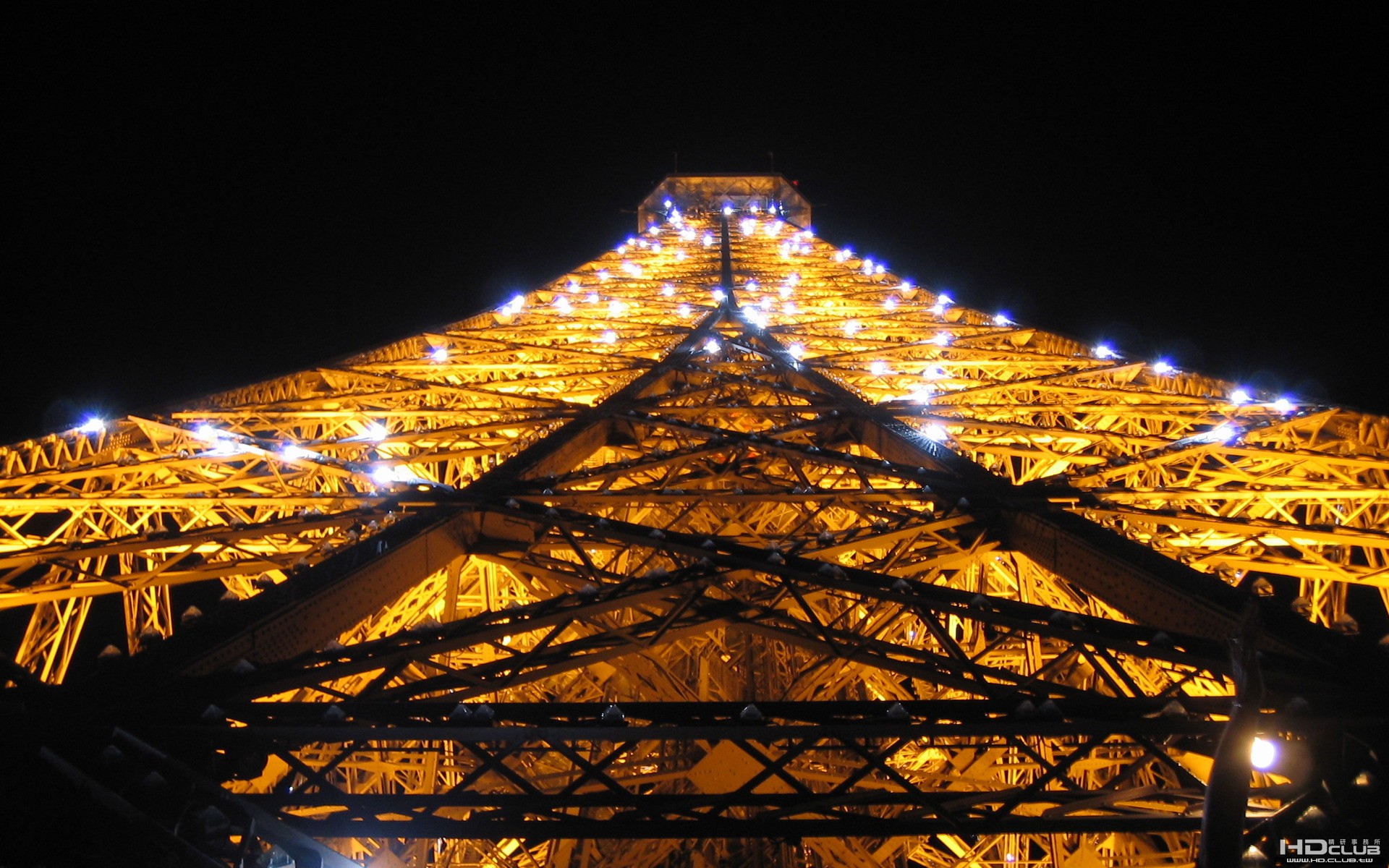 28oureiffelscintillante_1920x1.jpg