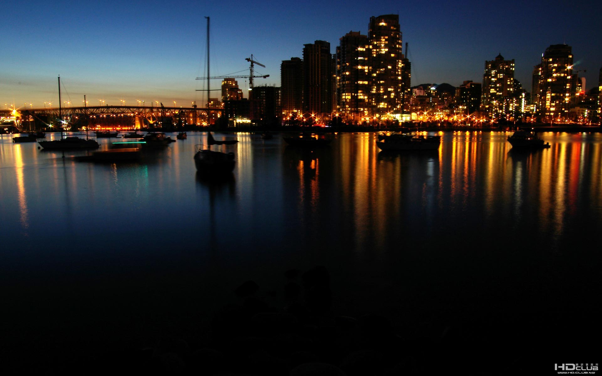32vancouveratnight_1920x1200.jpg