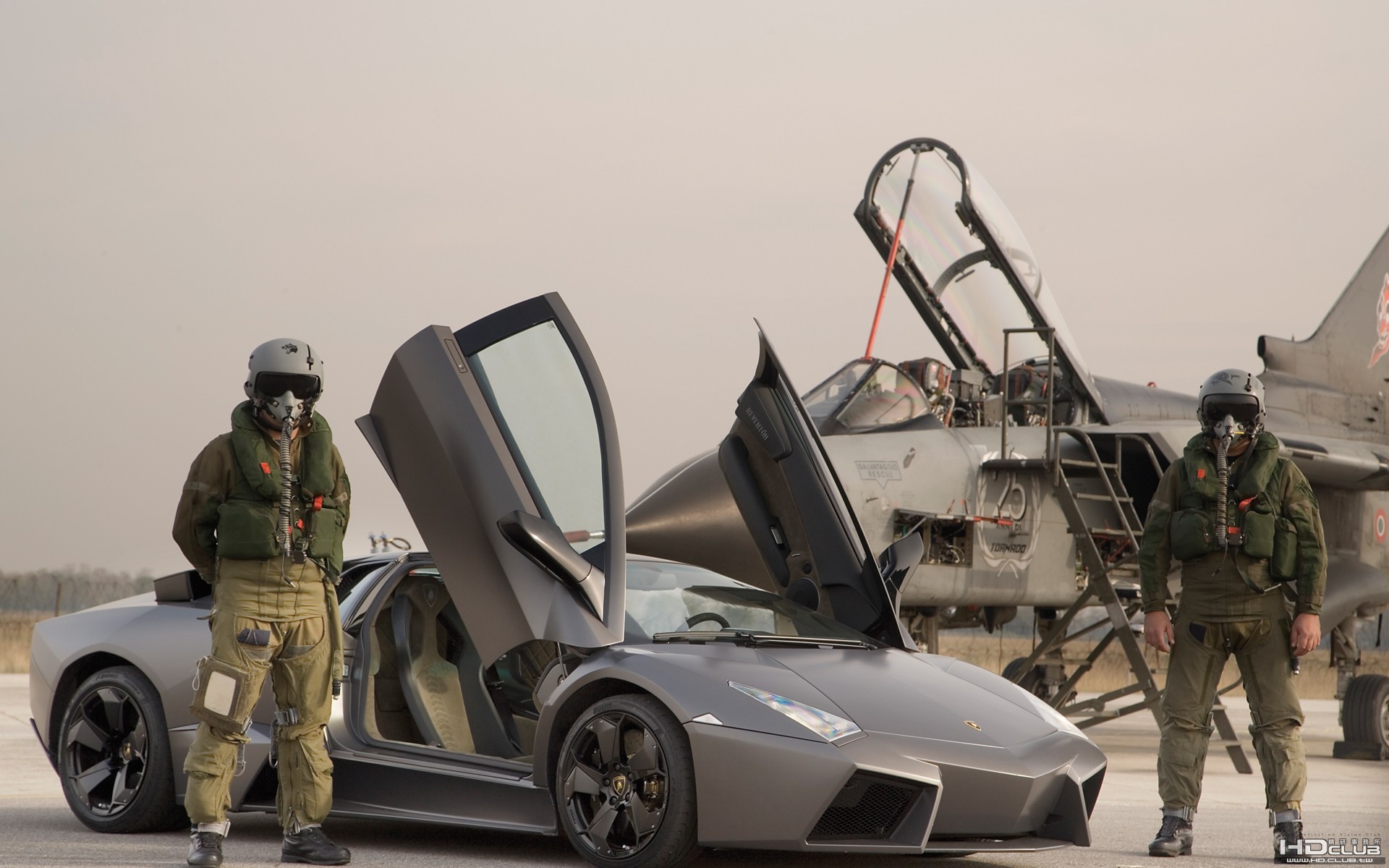 lamborghini-reventon-widescreen-03