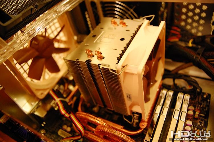 cpu散熱改用來自奧地利的Noctua 9cm靜音風扇+散熱片 , 機殼前後各一個Noctua的12cm風扇,真的很安靜喔 ... . ...