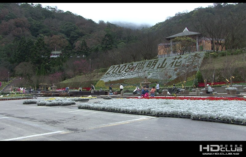 這是花鐘廣場 . 還在佈置中