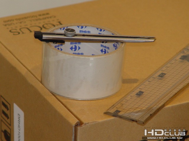 材料:廢紙箱 / 工具:透明膠帶 雙面膠帶 尺 美工刀