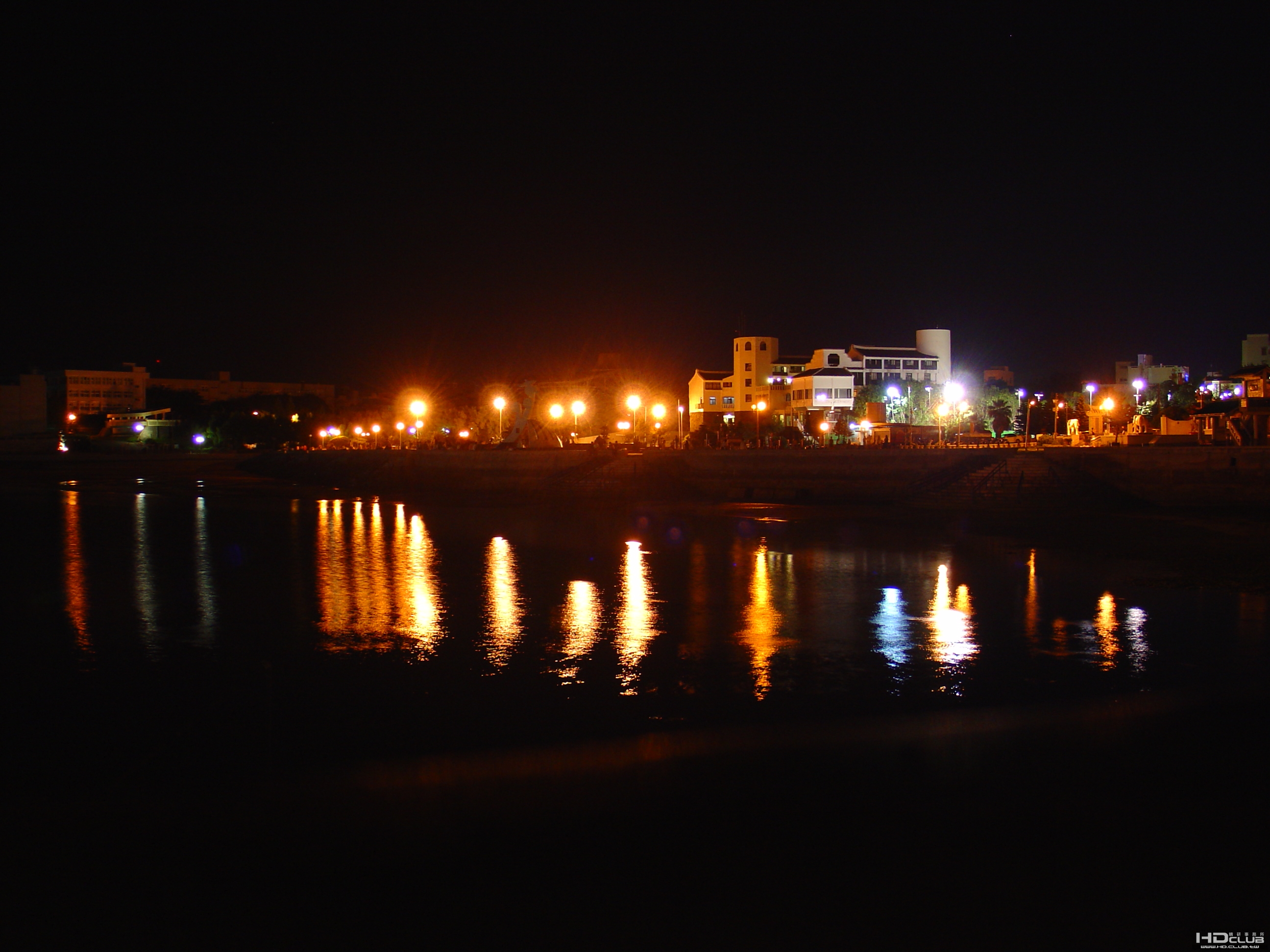 彩虹橋上回望的夜景