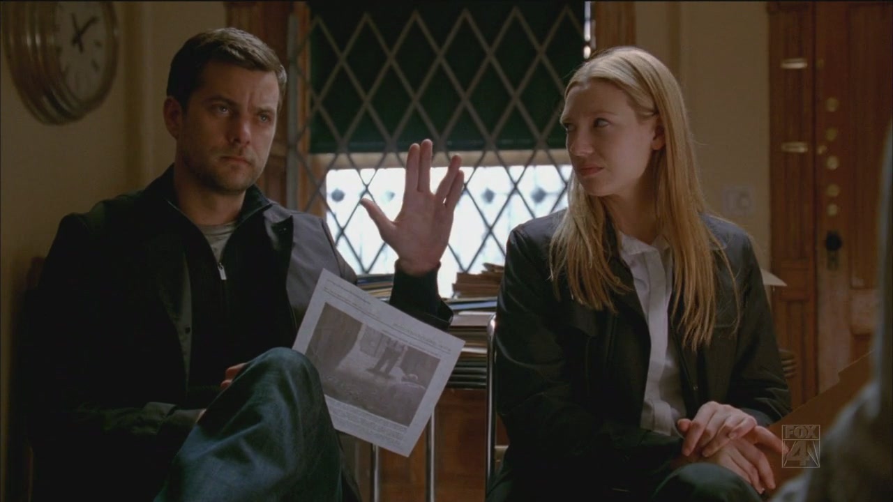 Fringe.S01E19.720p.HDTV.X264-DIMENSION[(035526)21-45-37].JPG