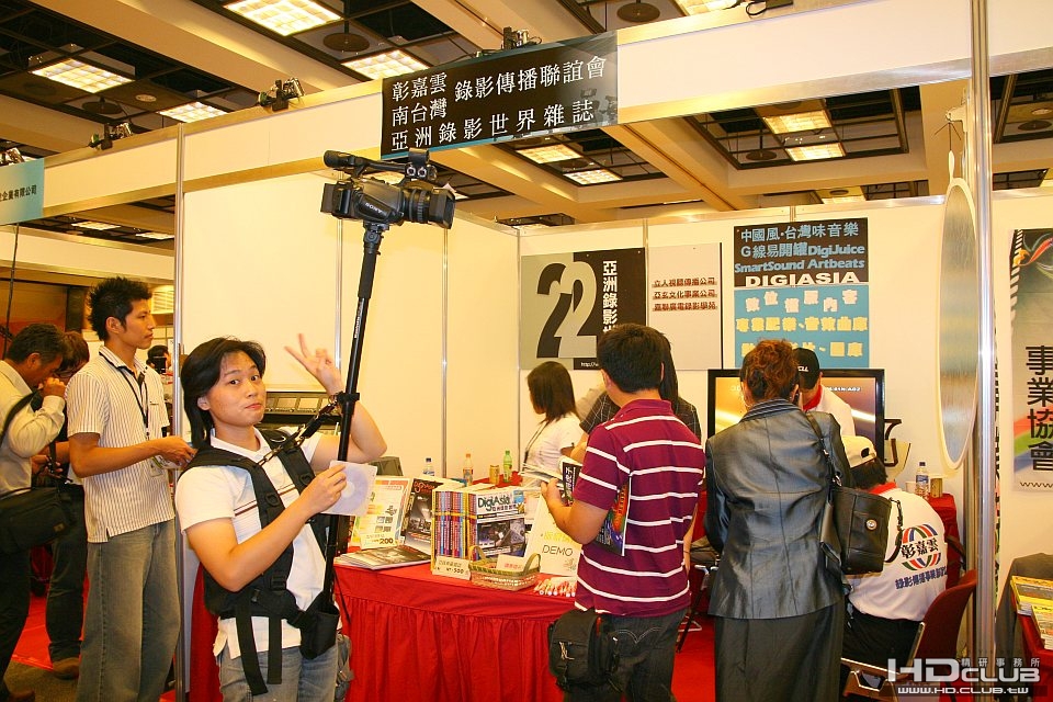 01IBEC014.jpg