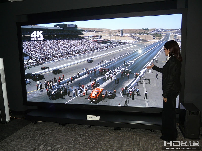 1.世界最大152吋的4K2K電漿電視