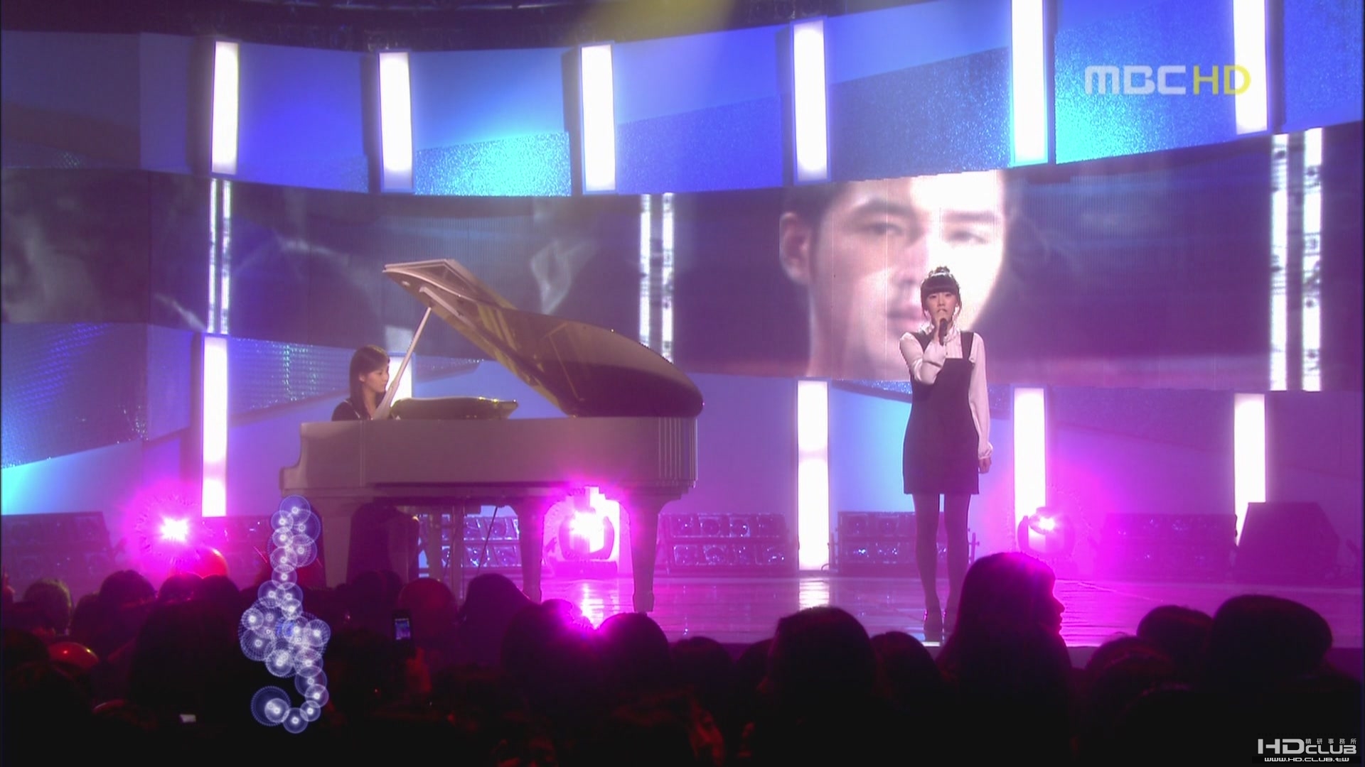 Can you hear me 081101 MBC Music Core2.JPG