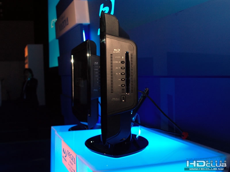 toshiba_regza_bd_p_side01_big.jpg