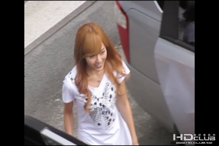 090727 Fancam《Fan meeting》SNSD (Jessica) - 離場上車畫面.mpg_000008875.jpg