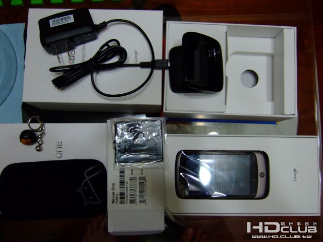Google Nexus One(大全配)(Nexus One+Dock+Spare Battery)
