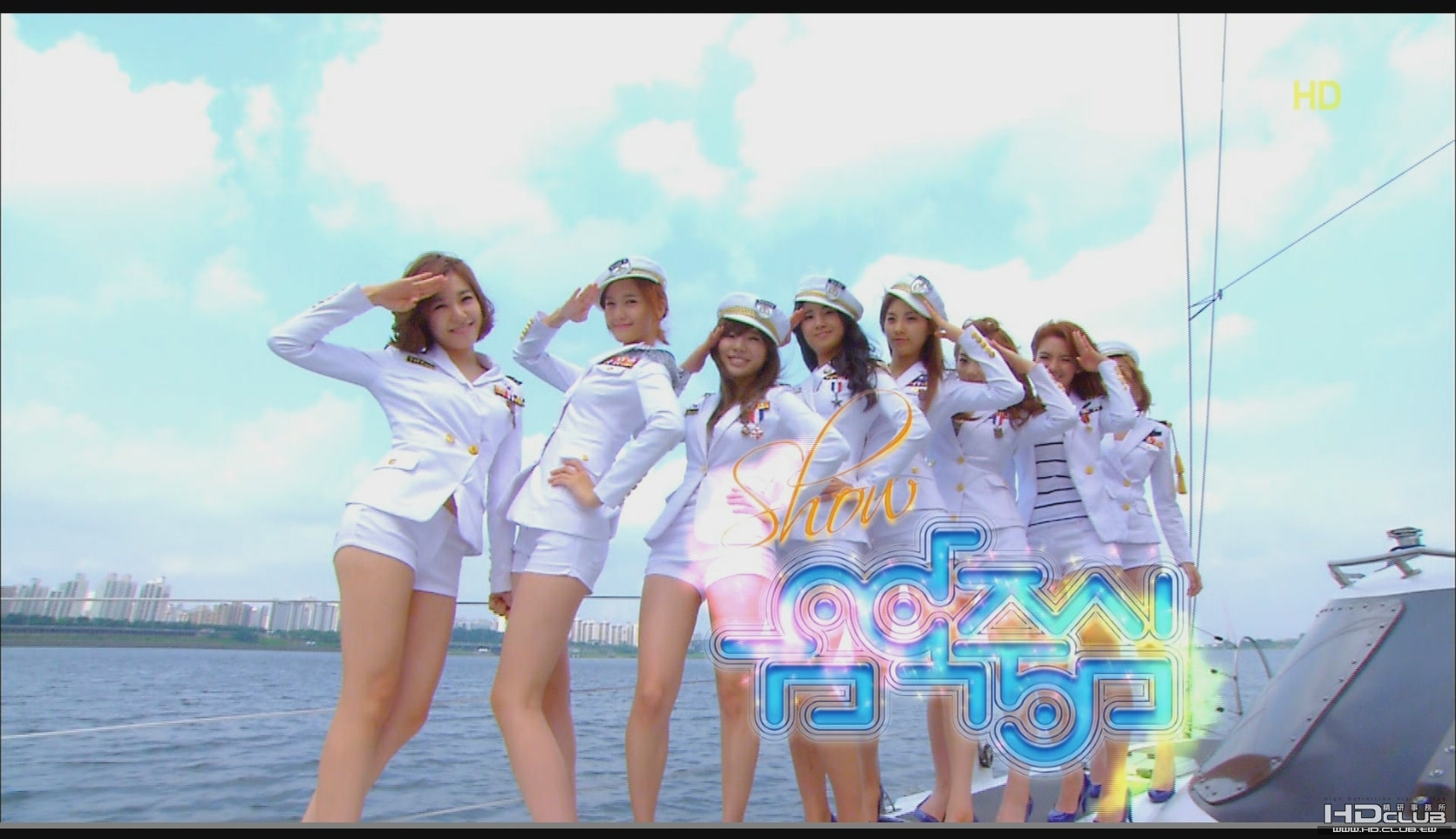 Girls' Generation 090704 MBC - MC + Girls on a Yacht + Genie[17-59-09].jpg