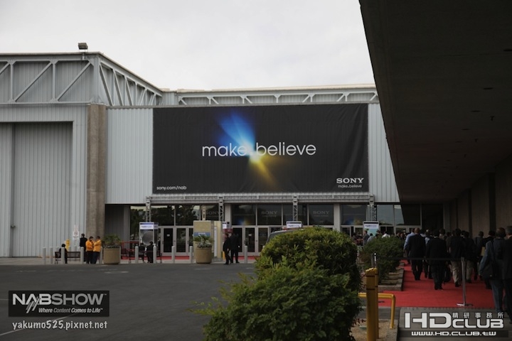 Blog_Sony_01_make.believe_Entrance.JPG