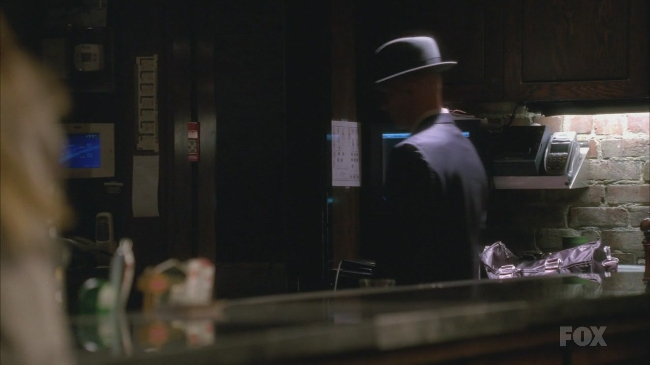 Fringe.S02E22.720p.HDTV.X264-DIMENSION.JPG