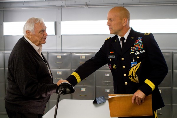 Red_Movie_Image-_Bruce_Willis-600x399.jpg