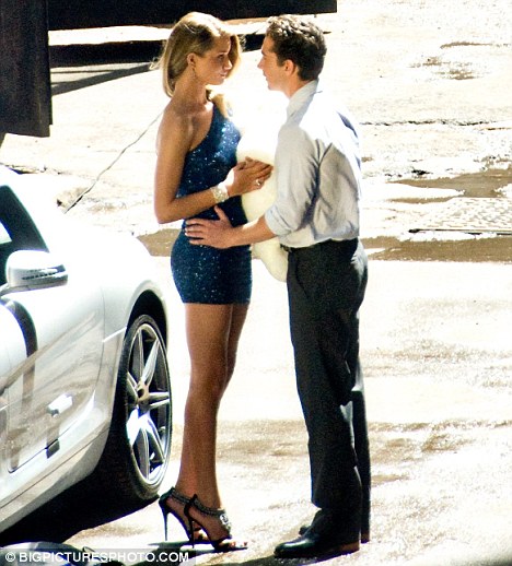 transformers-3-chicago-set-blue-dress-1_1282915594.jpg