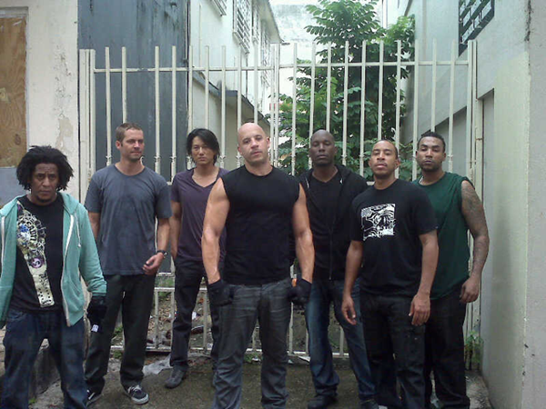 fast_five_vin_diesel_paul_walker_tyrese_gibson_ludacris_set_image_04.jpg.png